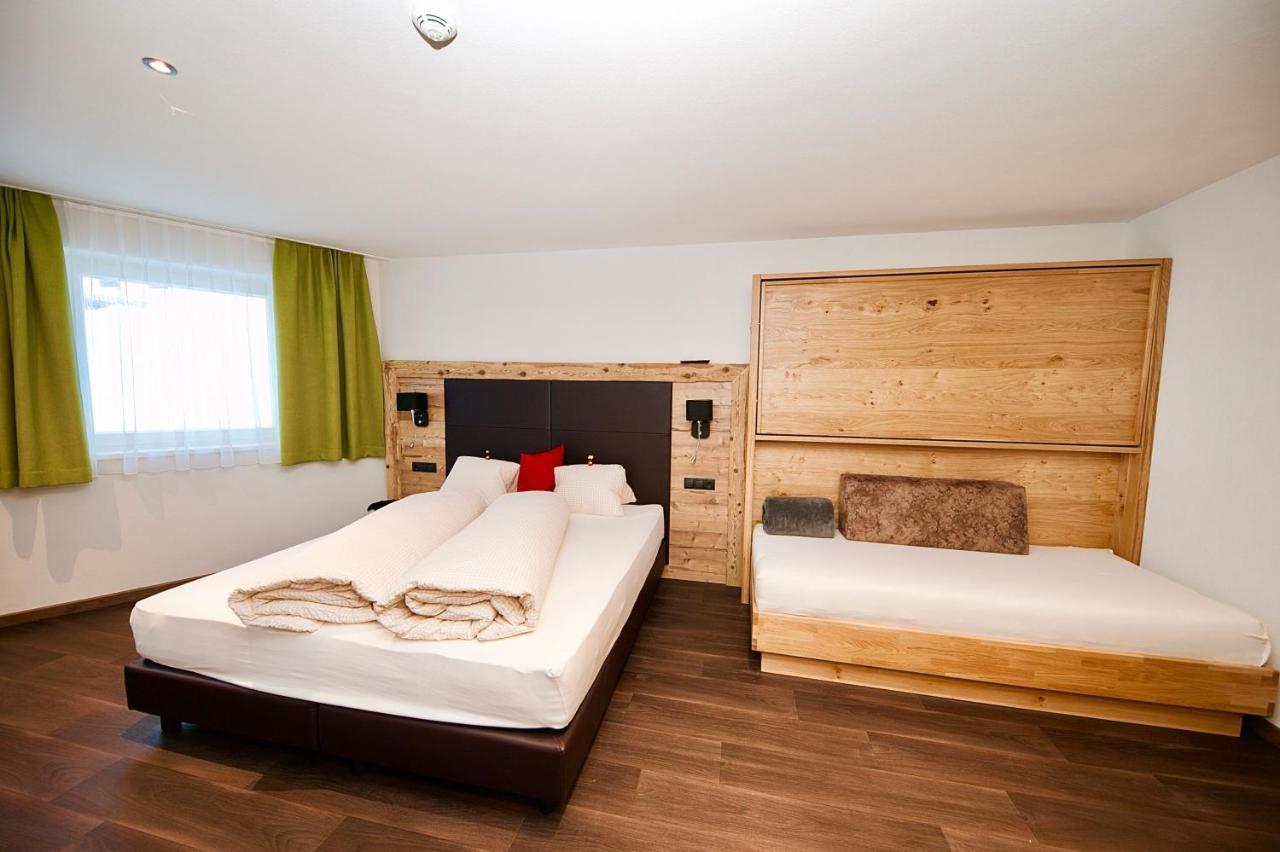 Haus Alpenblick Appartement Ladis Buitenkant foto