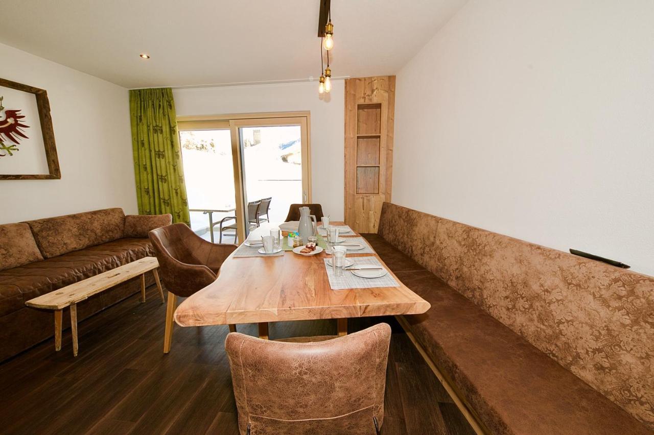 Haus Alpenblick Appartement Ladis Buitenkant foto